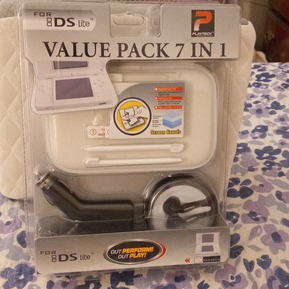 PLAYTECH for DS Lite Value Pack 7 in 1 - Picture 1 of 2